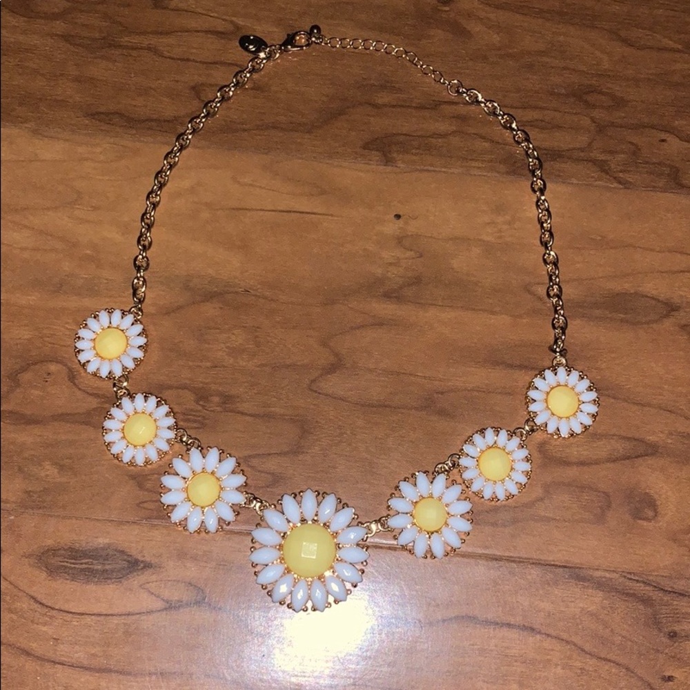 Charming Charlie sunflower necklace